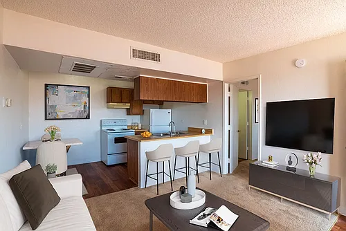 Falcon Court Apartments Photo 1