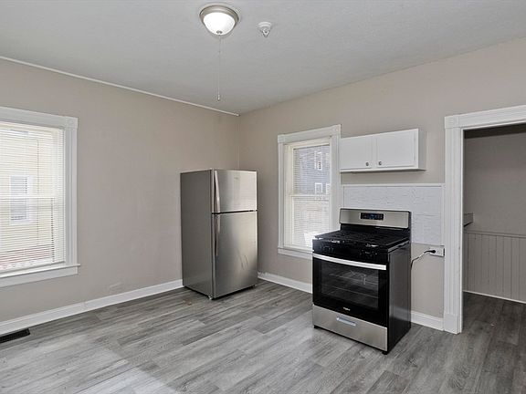 5th image of 148 Yale St