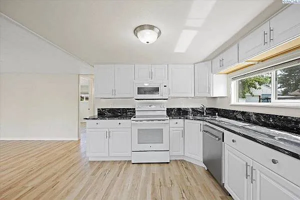 706 Willard Ave — Photo 15
