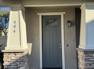 604 S Clementine Ln, Rialto, CA 92376