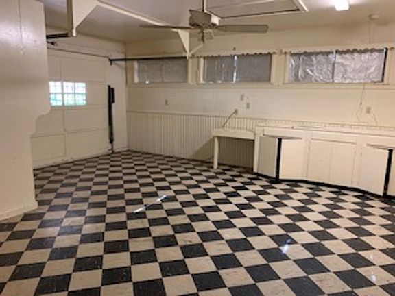 5th image of 1706 Midway St