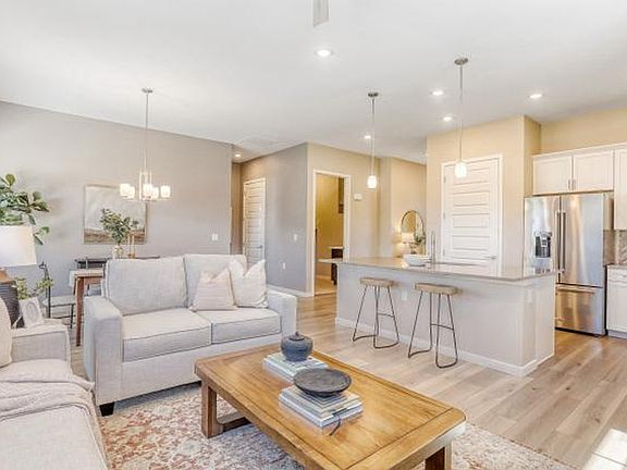 4th image of 874 Quarry Cir
