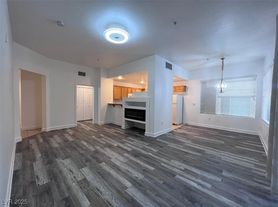 75 E Agate Ave