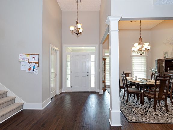 5th image of 32 Lee Road 2185