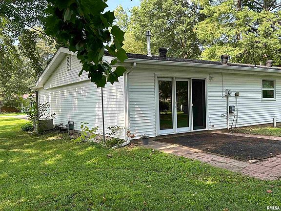 4th image of 3103 W Woodlawn Pl