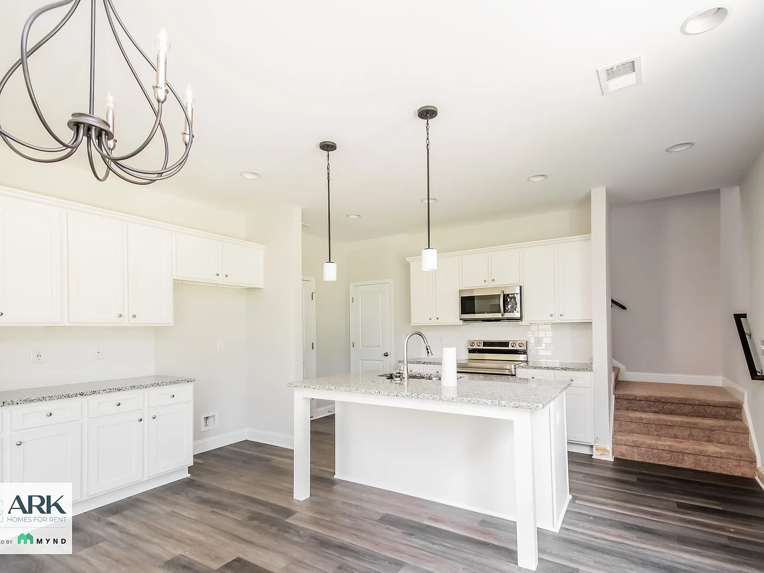 5 bed, 3.0 bath, 2325 sqft, $2,215 — Photo 3