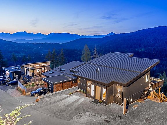 2nd image of 885 Rivendell Dr