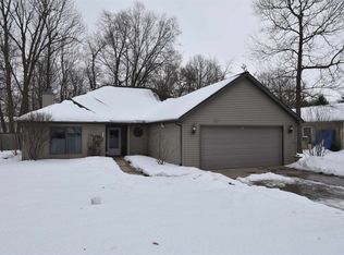 5170 N Lakewood Dr, Columbia City, IN 46725