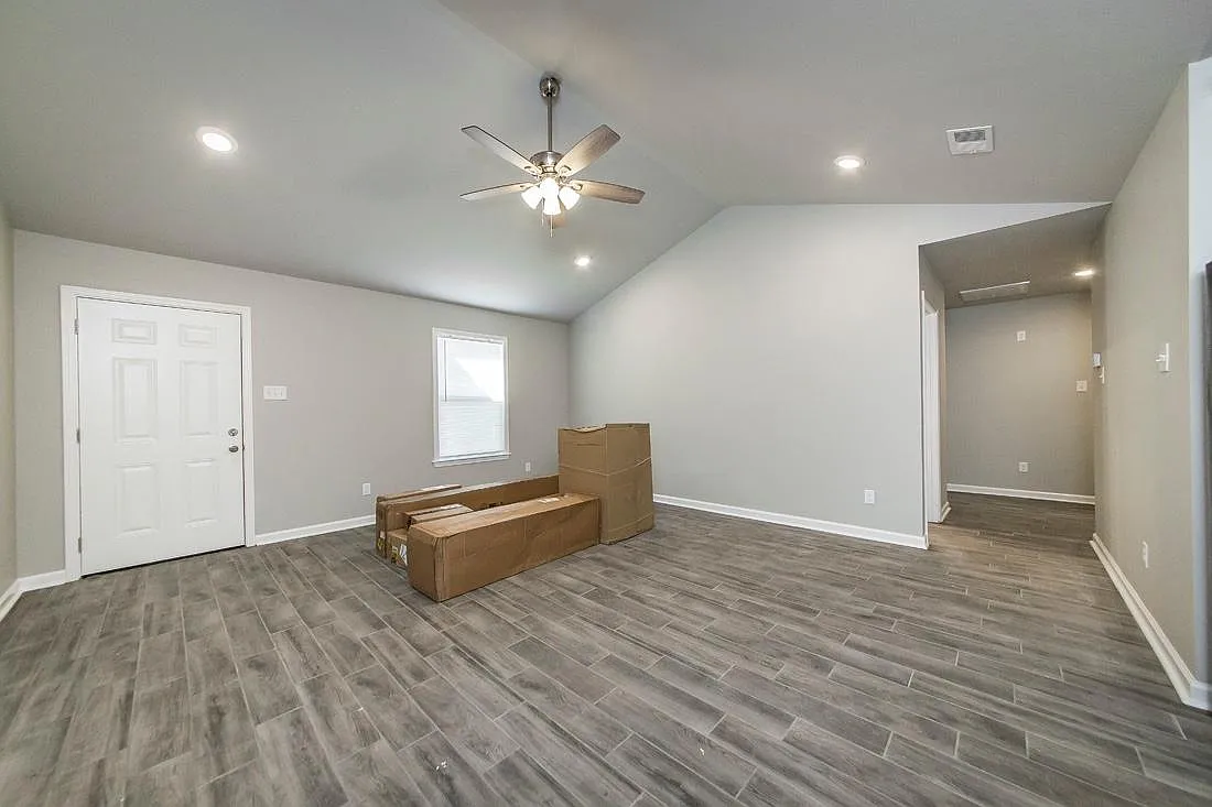 49 Sundown Dr — Photo 2