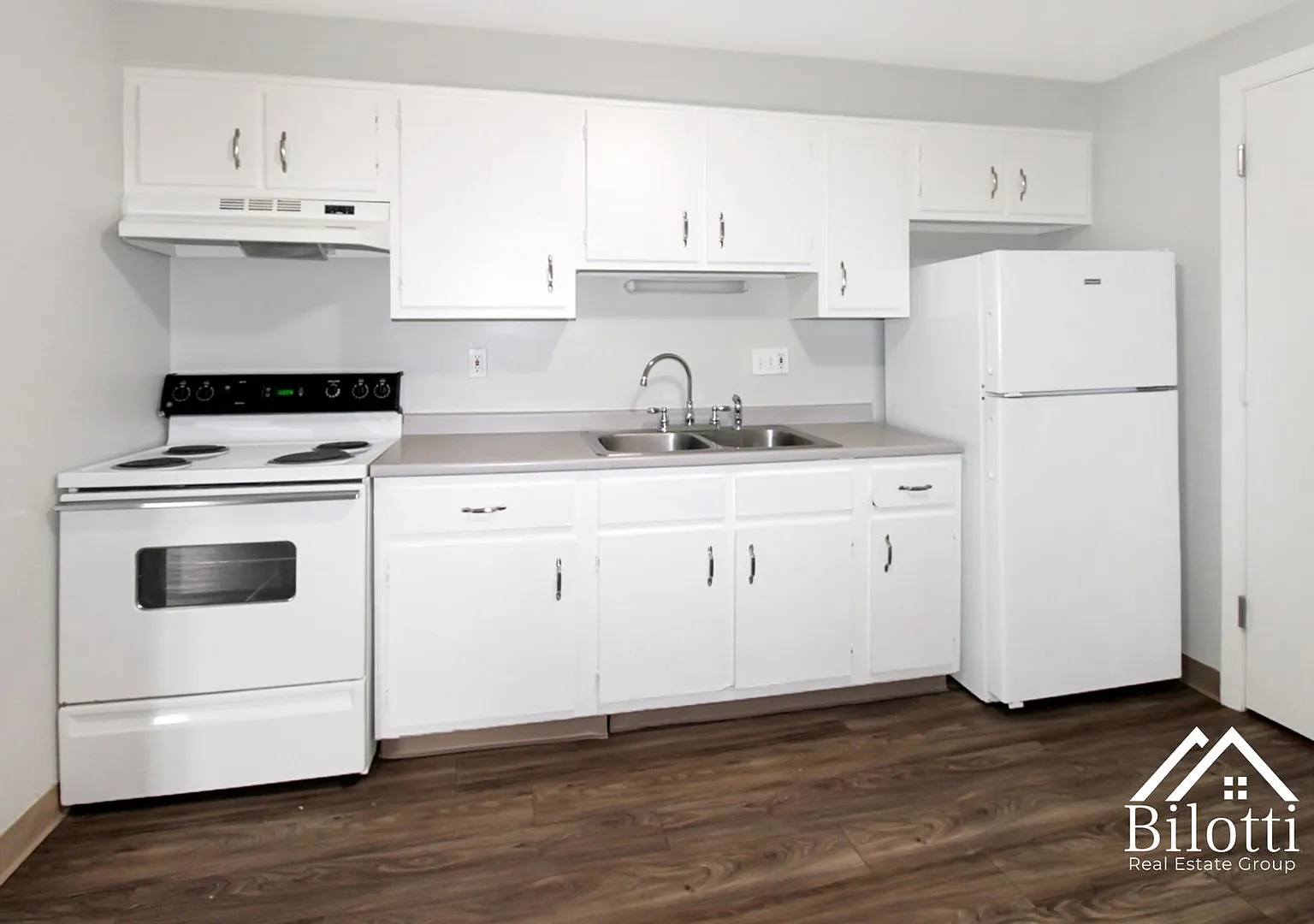 Hillside Terrace Apartments — Photo 1