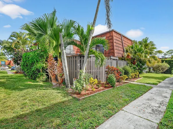 2173 White Pine Circle #D, Greenacres, FL 33415