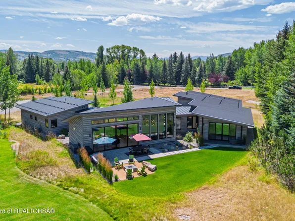 5825 N Larkspur Dr, Jackson, WY 83001