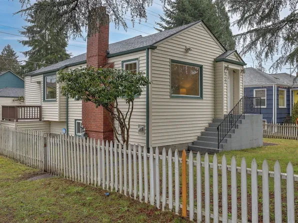 9752 Evanston Avenue N, Seattle, WA 98103