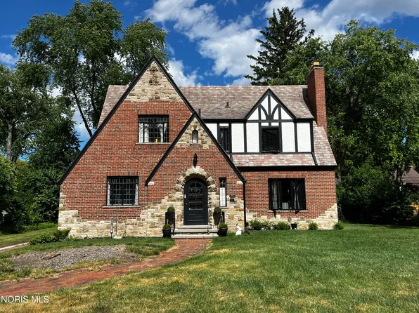 2718 Barrington Dr, Toledo, OH 43606