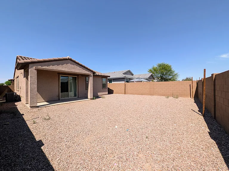 9509 W Sells Dr — Photo 37