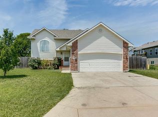 2611 N Mainsgate Dr, Augusta, KS 67010