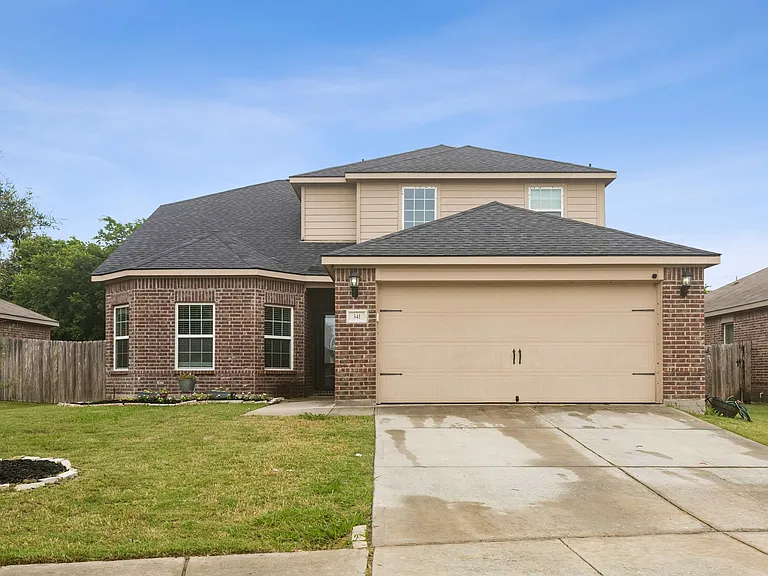 341 Magnolia Dr — Photo 1