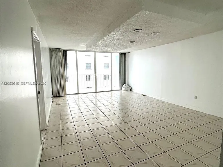5838 Collins Ave #7E — Photo 7