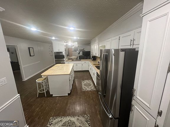 4th image of 304 Saint Francis Pl