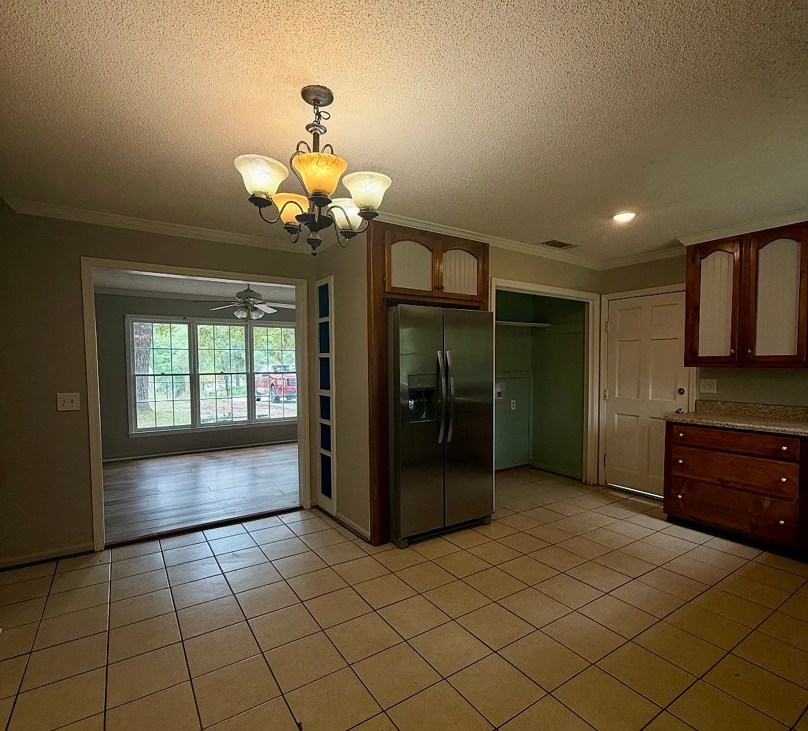 3 bed, 1328 sqft, $1,600 — Photo 2
