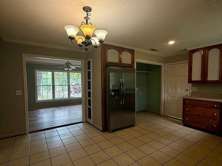 110 Dodd Cir — Photo 2
