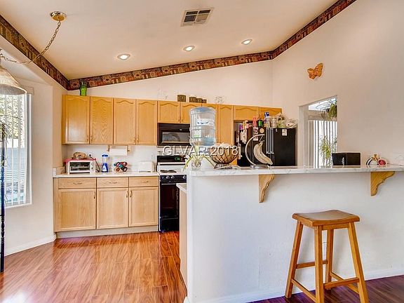 BREAKFAST BAR