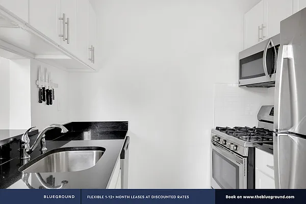 Rented by The Blueground | media 102