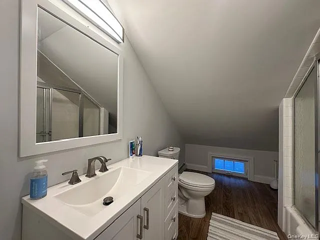 68 Nassau Rd #2 — Photo 9