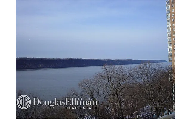 Sold by Douglas Elliman | media 22