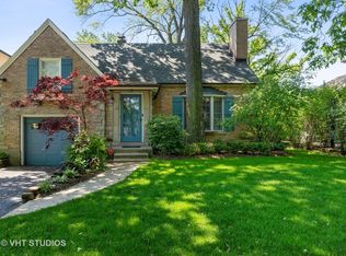 951 Pleasant Ln, Glenview, IL 60025