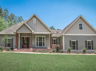 56 Abby Rd, Plaistow, NH 03865