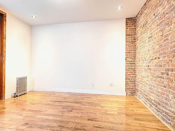 3rd image of 164 Sherman Ave APT 23