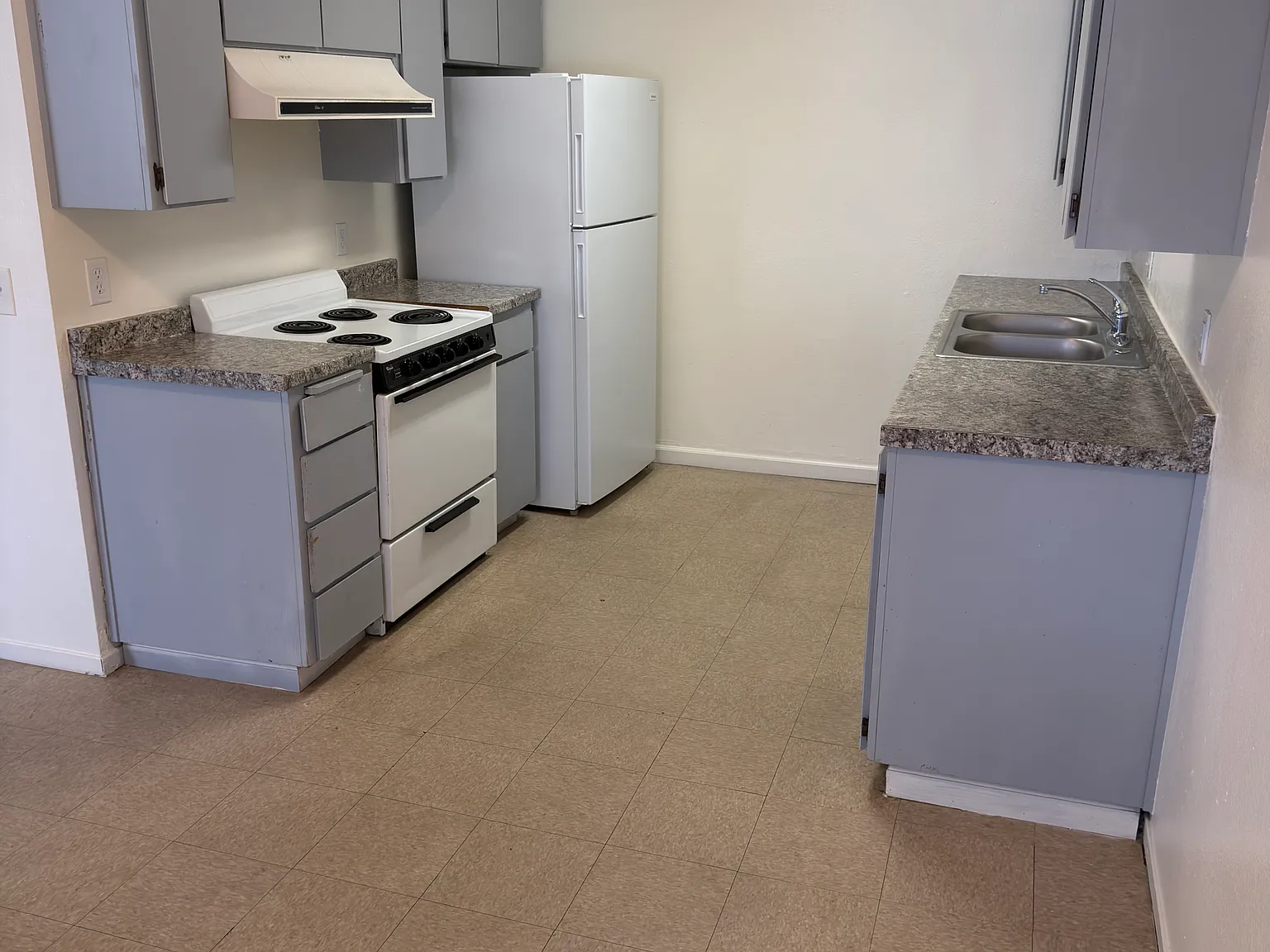 36 S Rogers Ln — Photo 2