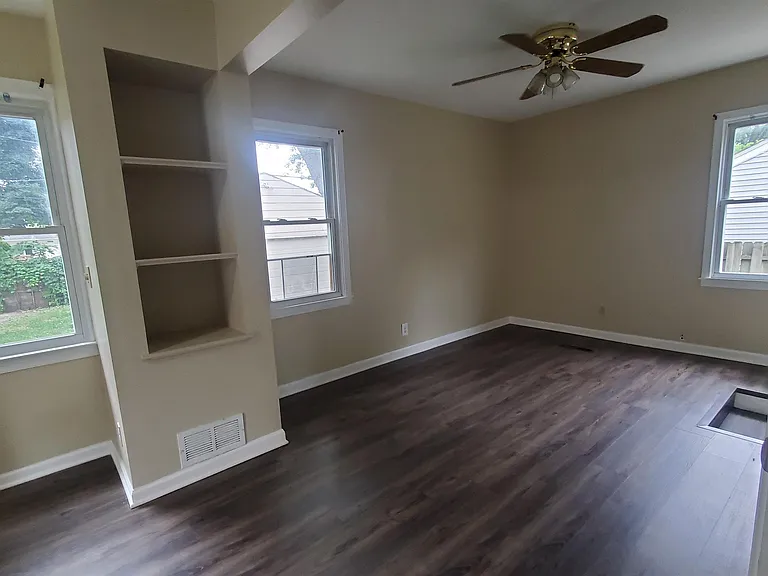 520 Burroughs Ave — Photo 17