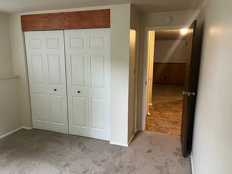 8734 Crestpointe Dr — Photo 17