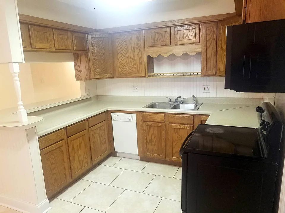 3848 E Loyola Dr
