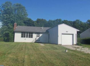 120 Eisenhower Dr, Newtonville, NJ 08346