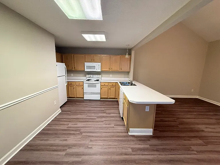 3449 Westgate Dr — Photo 6