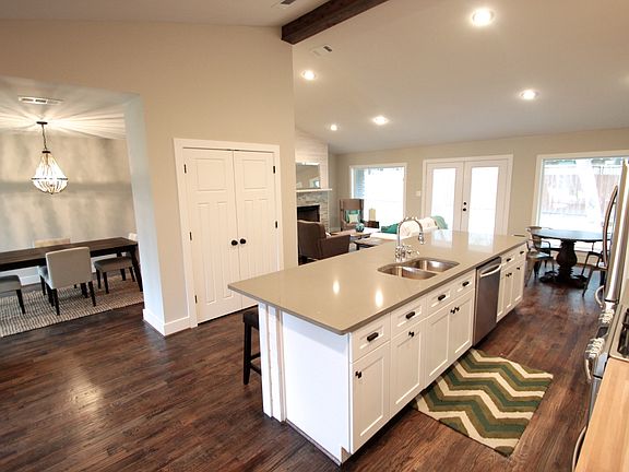 5th image of 3326 Dartmoor Dr