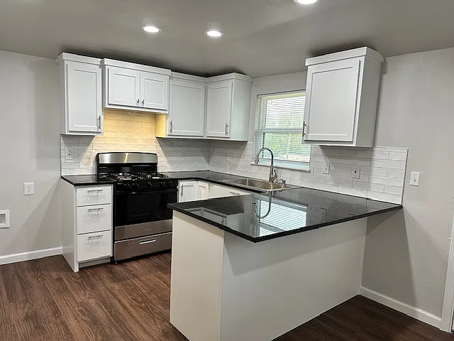 2 bed, 696 sqft, $1,100 — Photo 3