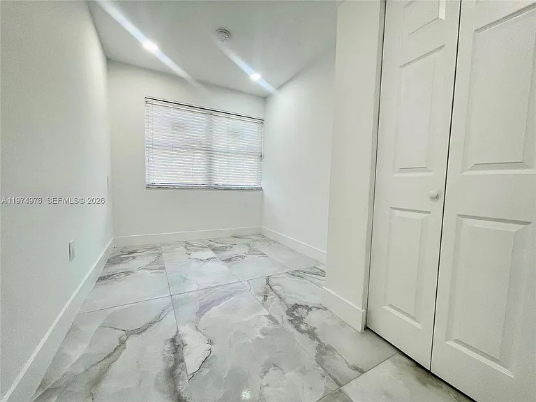 1649 NE 8th Ave — Photo 16