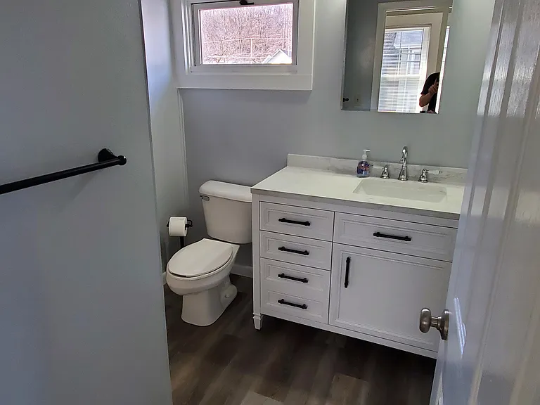 509 W Locust St #2 — Photo 3