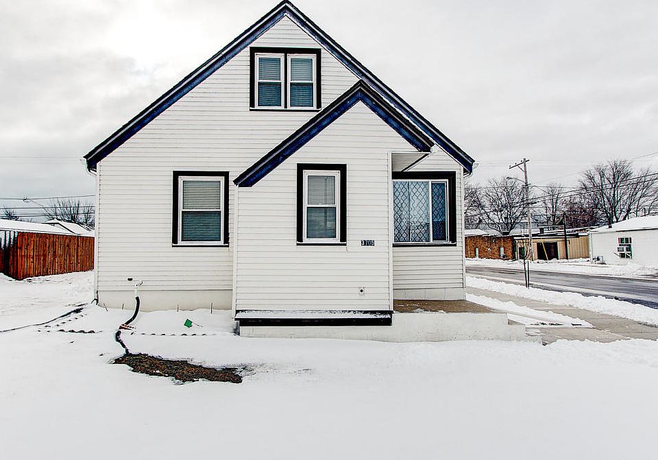 1st image of 3705 E Mallory Ave