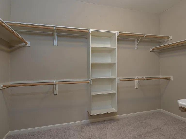 54 S Longsford Cir — Photo 19