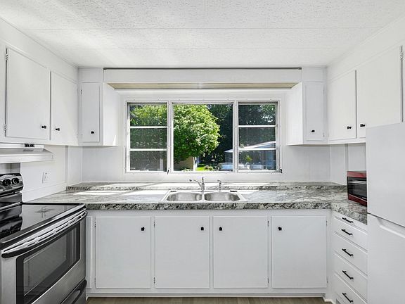 5th image of 239 Ayer Rd #40