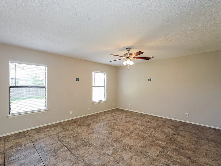 3191 Beacon Fld — Photo 5