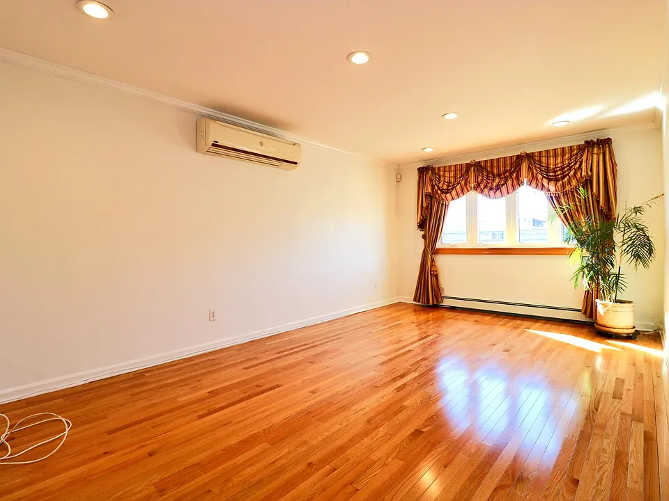 Sunny and Spacious Living room space