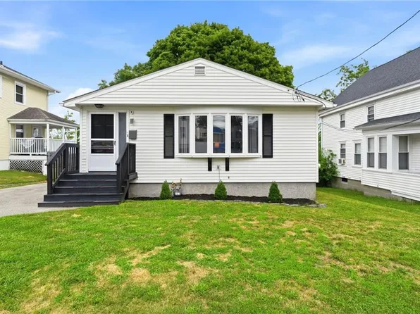 8 Henry St, East Providence, RI 02914