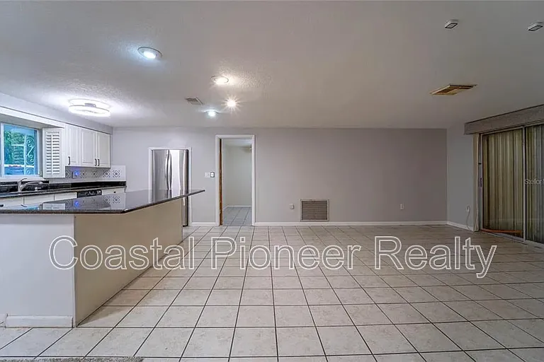 7713 Heather St — Photo 16