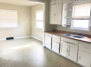 945 Kern St, Waterloo, IA 50703